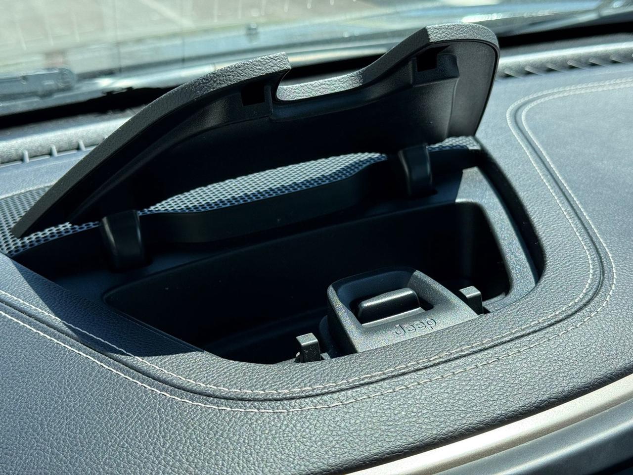 2014 Jeep Cherokee Sport Photo