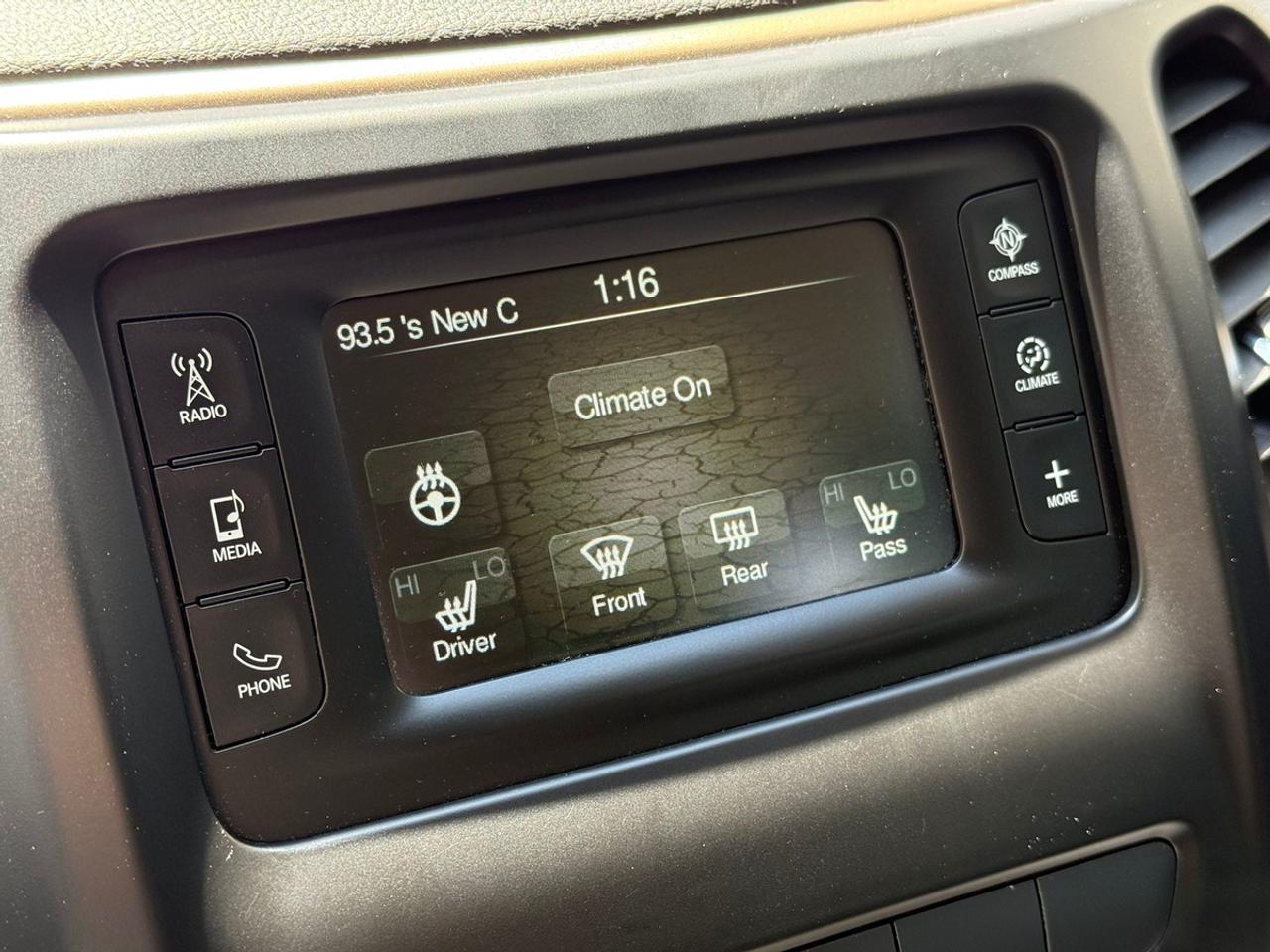 2014 Jeep Cherokee Sport Photo