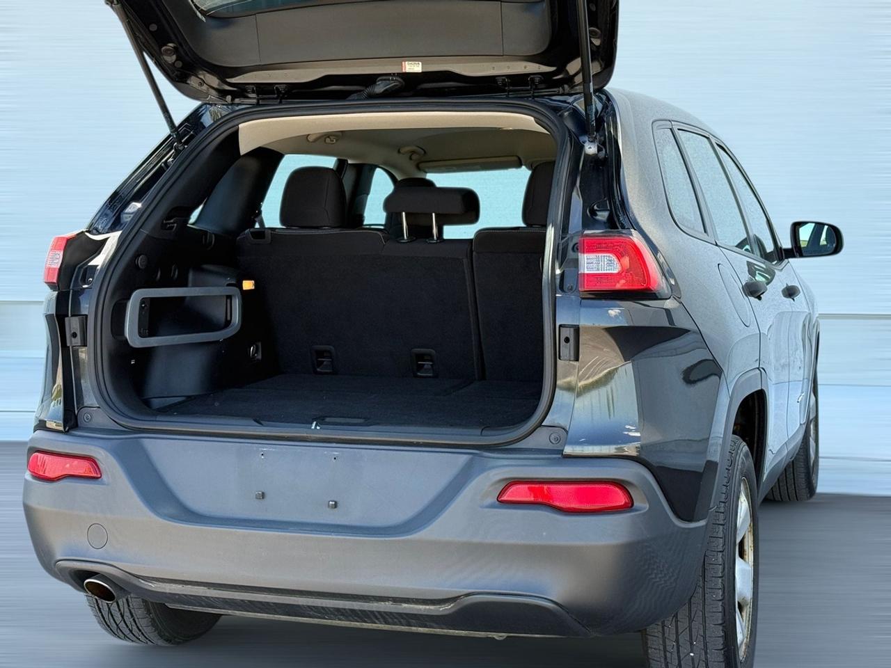 2014 Jeep Cherokee Sport Photo