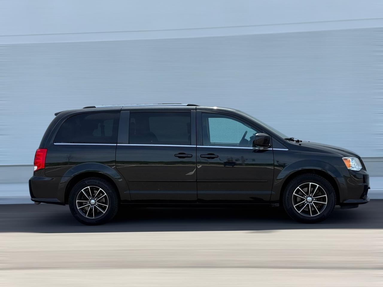 2016 Dodge Grand Caravan SXT/STOW 'N GO﻿/Remote Start Photo
