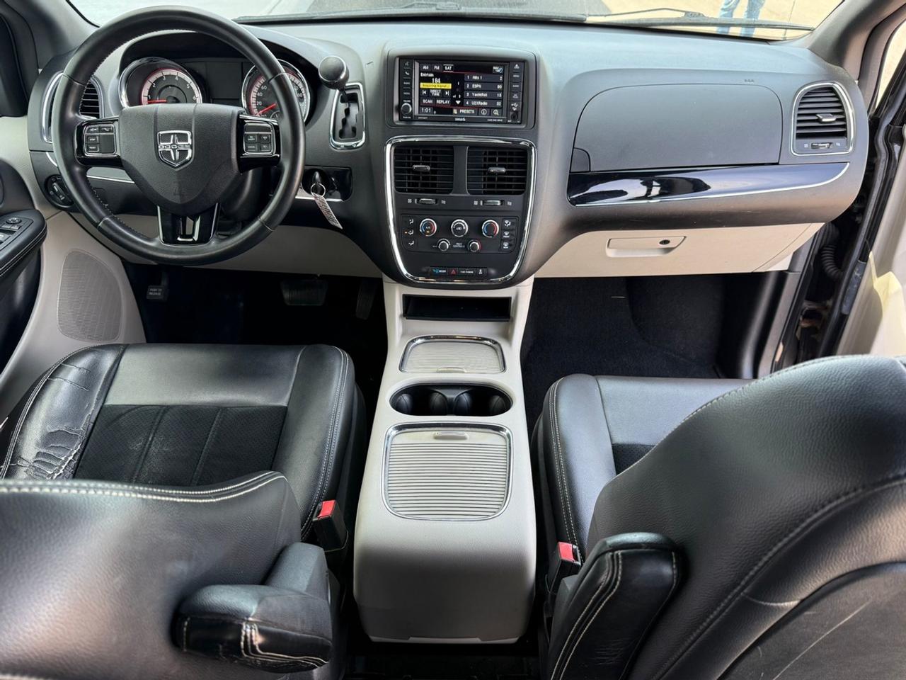 2016 Dodge Grand Caravan SXT/STOW 'N GO﻿/Remote Start Photo