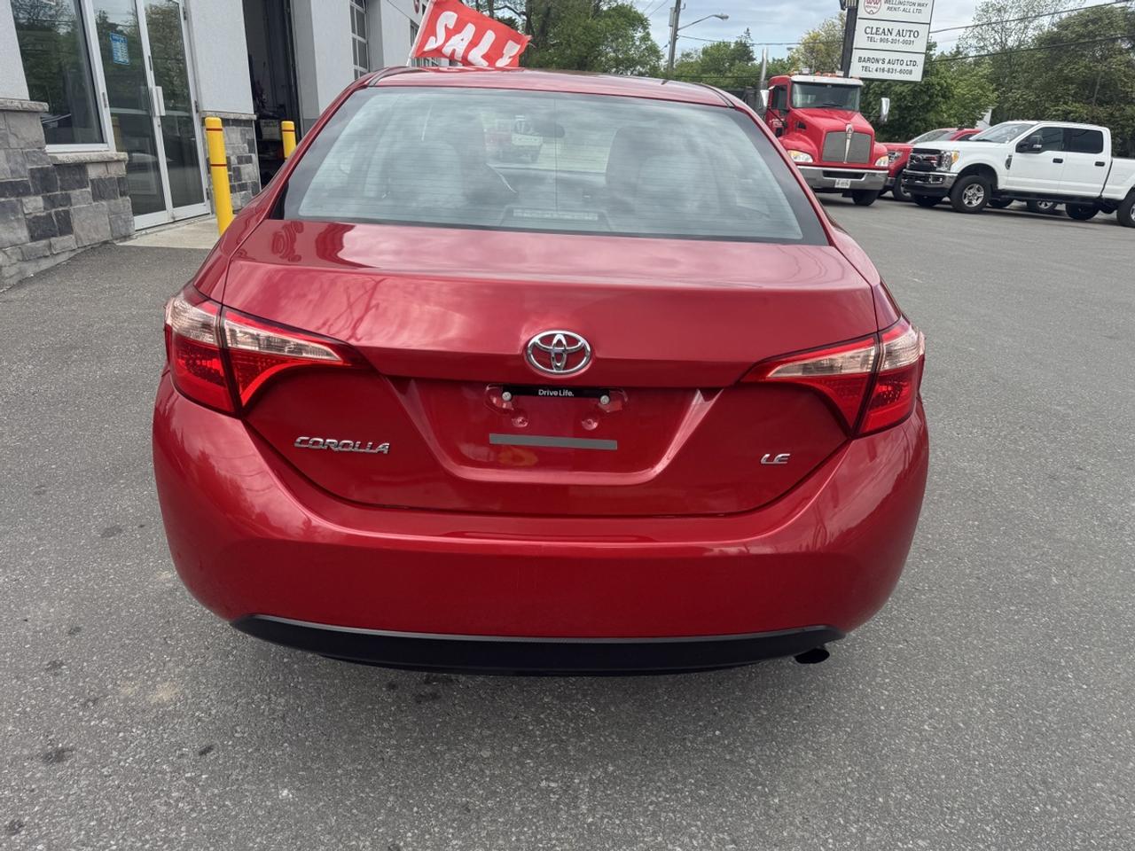 2017 Toyota Corolla LE Photo3