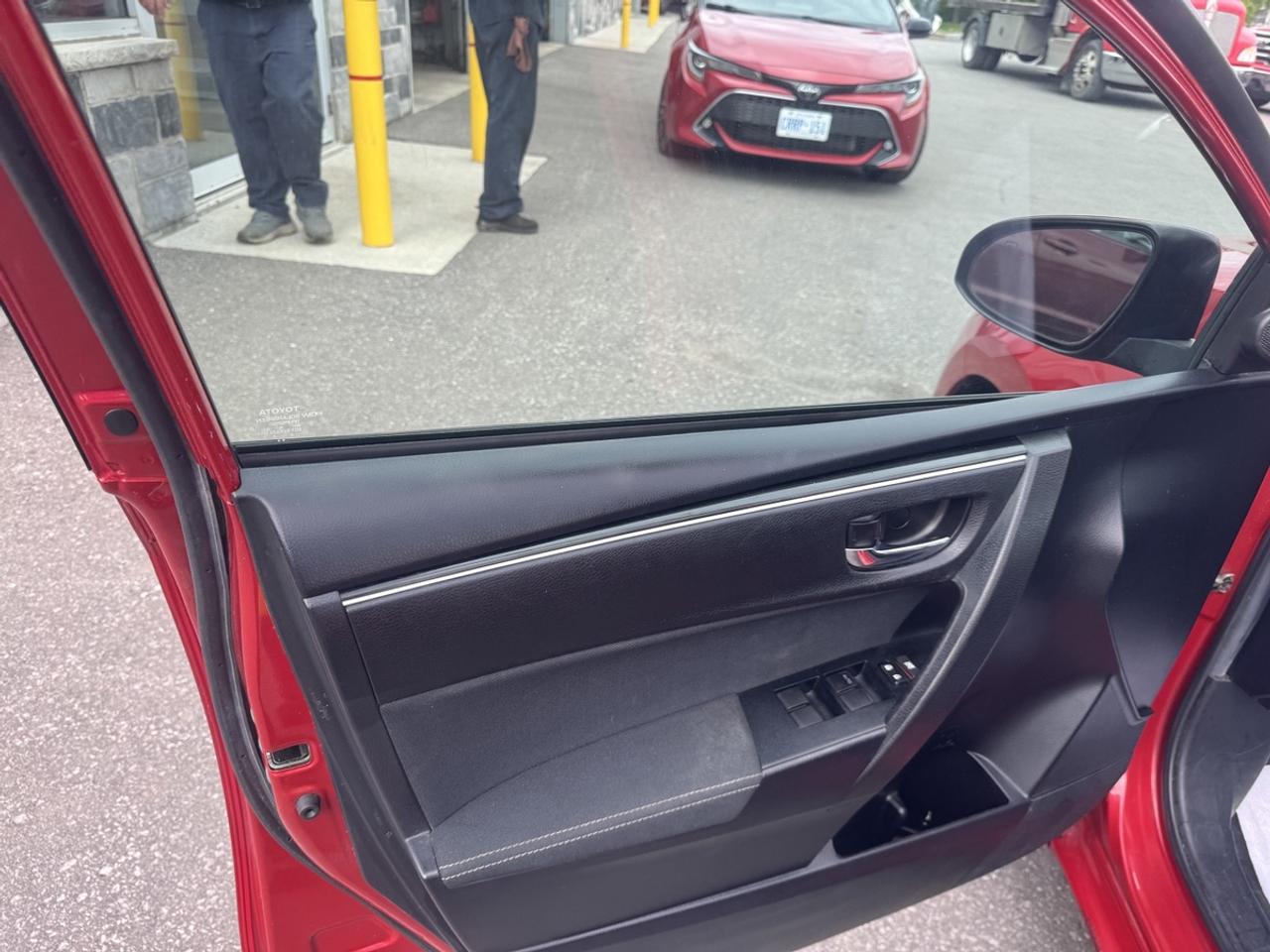 2017 Toyota Corolla LE Photo