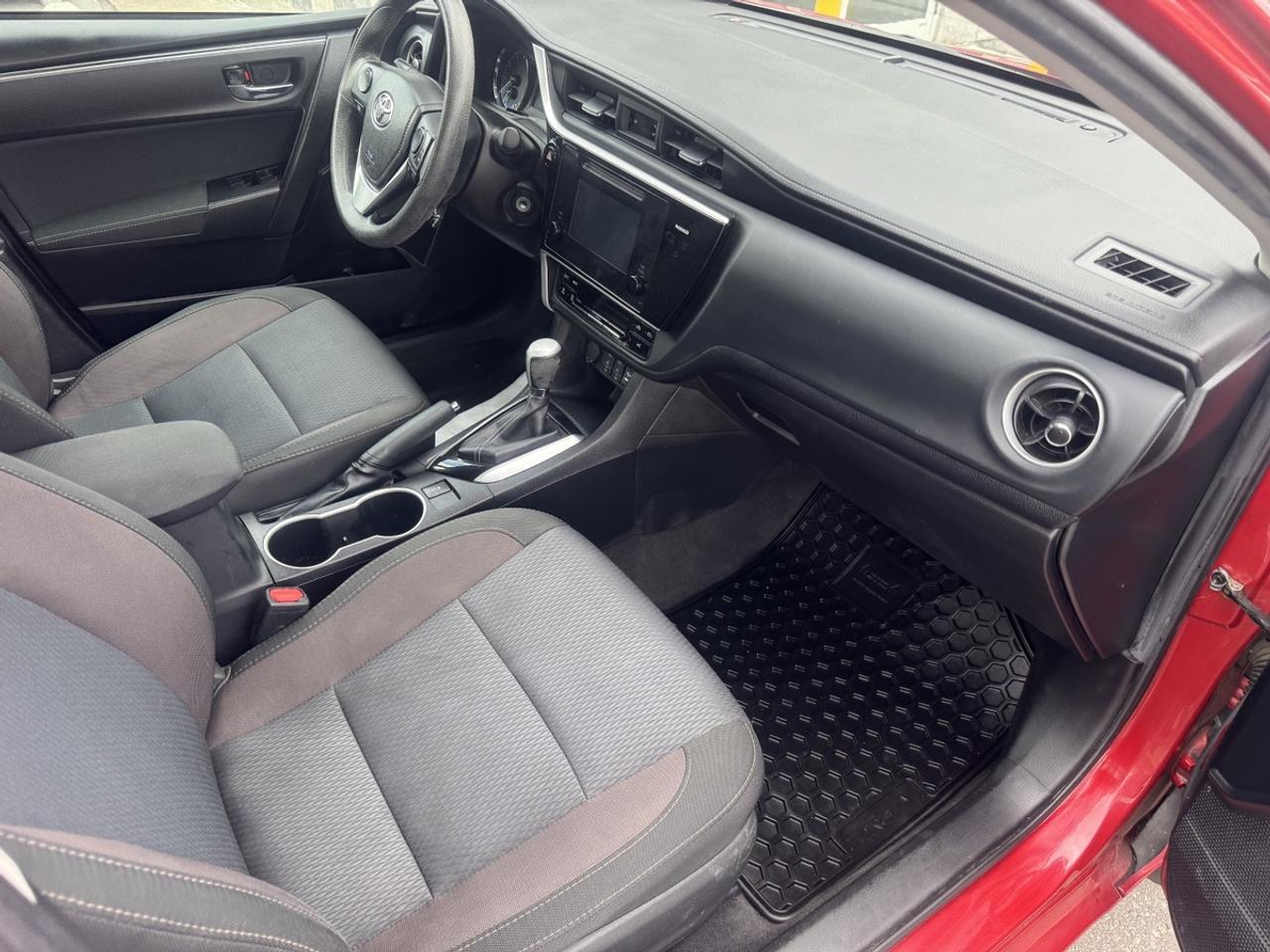 2017 Toyota Corolla LE Photo