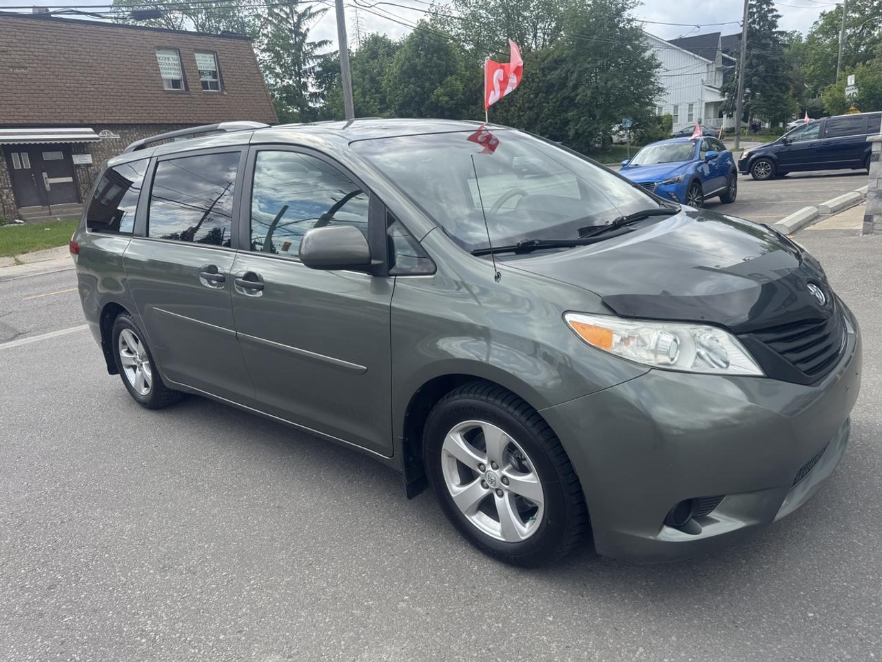 2013 Toyota Sienna  Photo