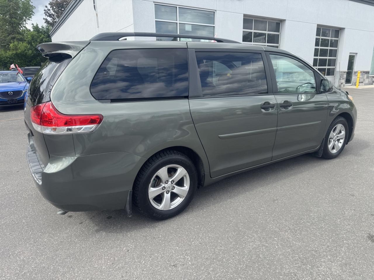 2013 Toyota Sienna  Photo