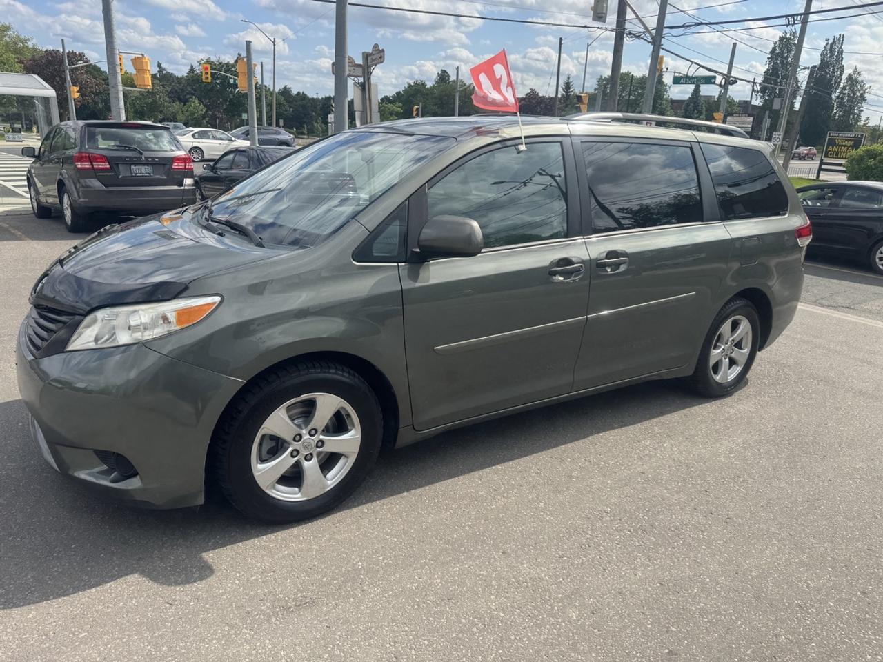 2013 Toyota Sienna  Photo