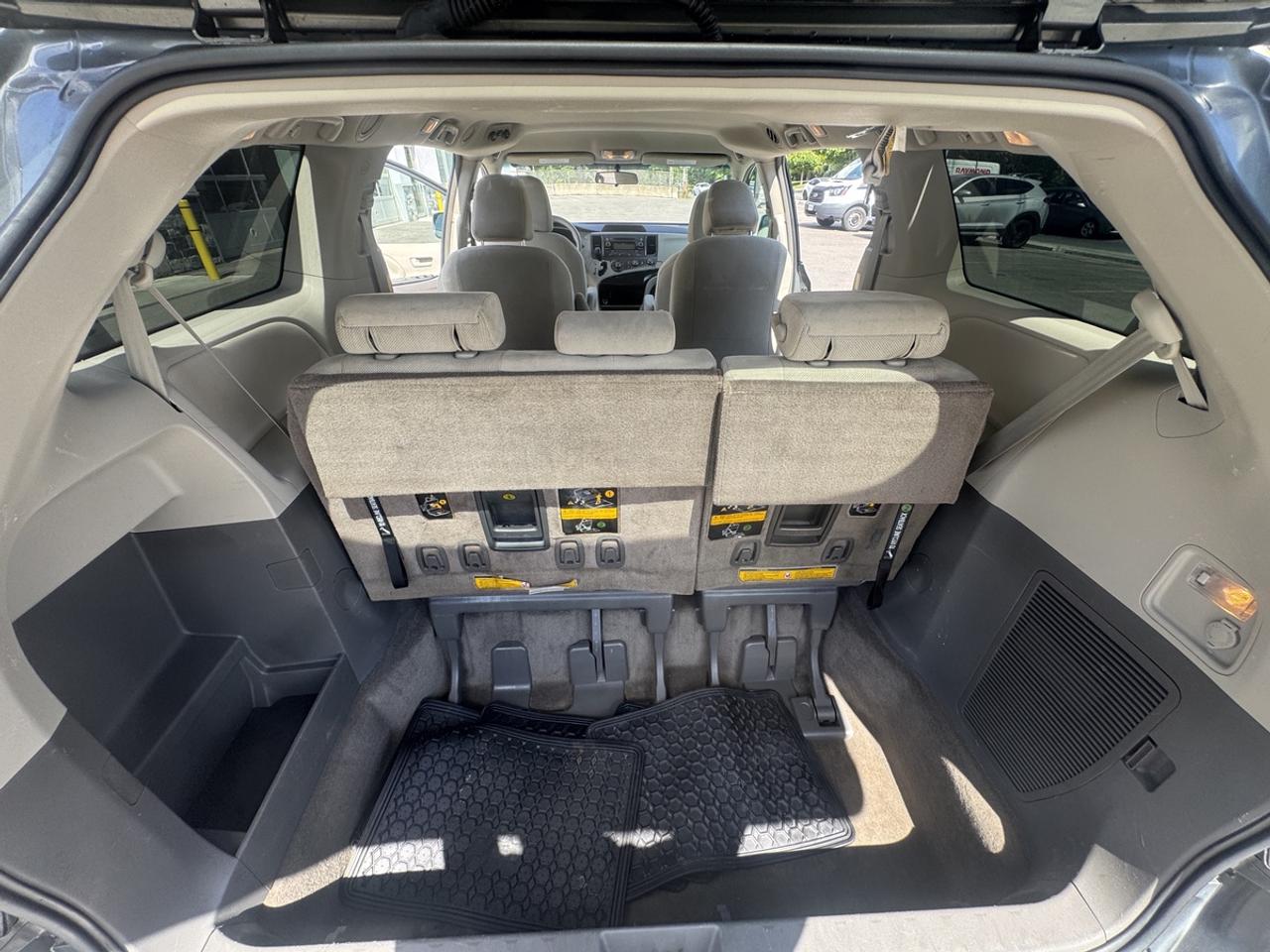 2013 Toyota Sienna  Photo