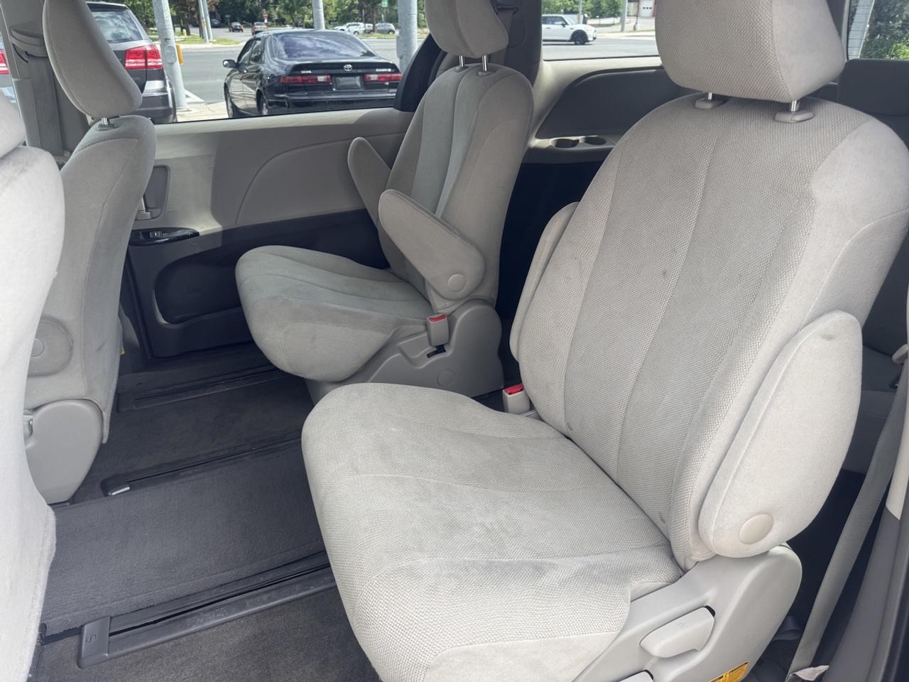 2013 Toyota Sienna  Photo