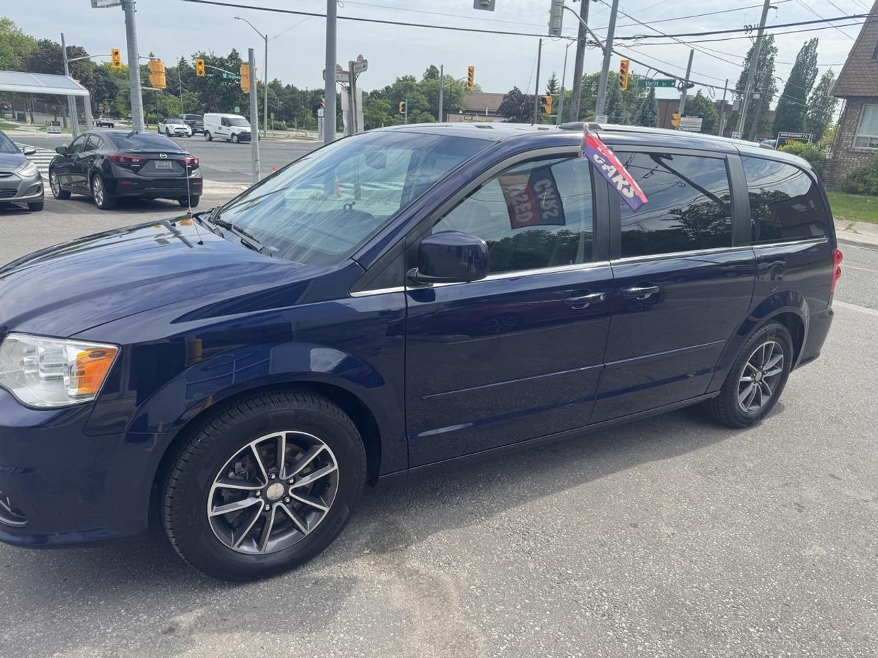 2017 Dodge Grand Caravan SXT Photo