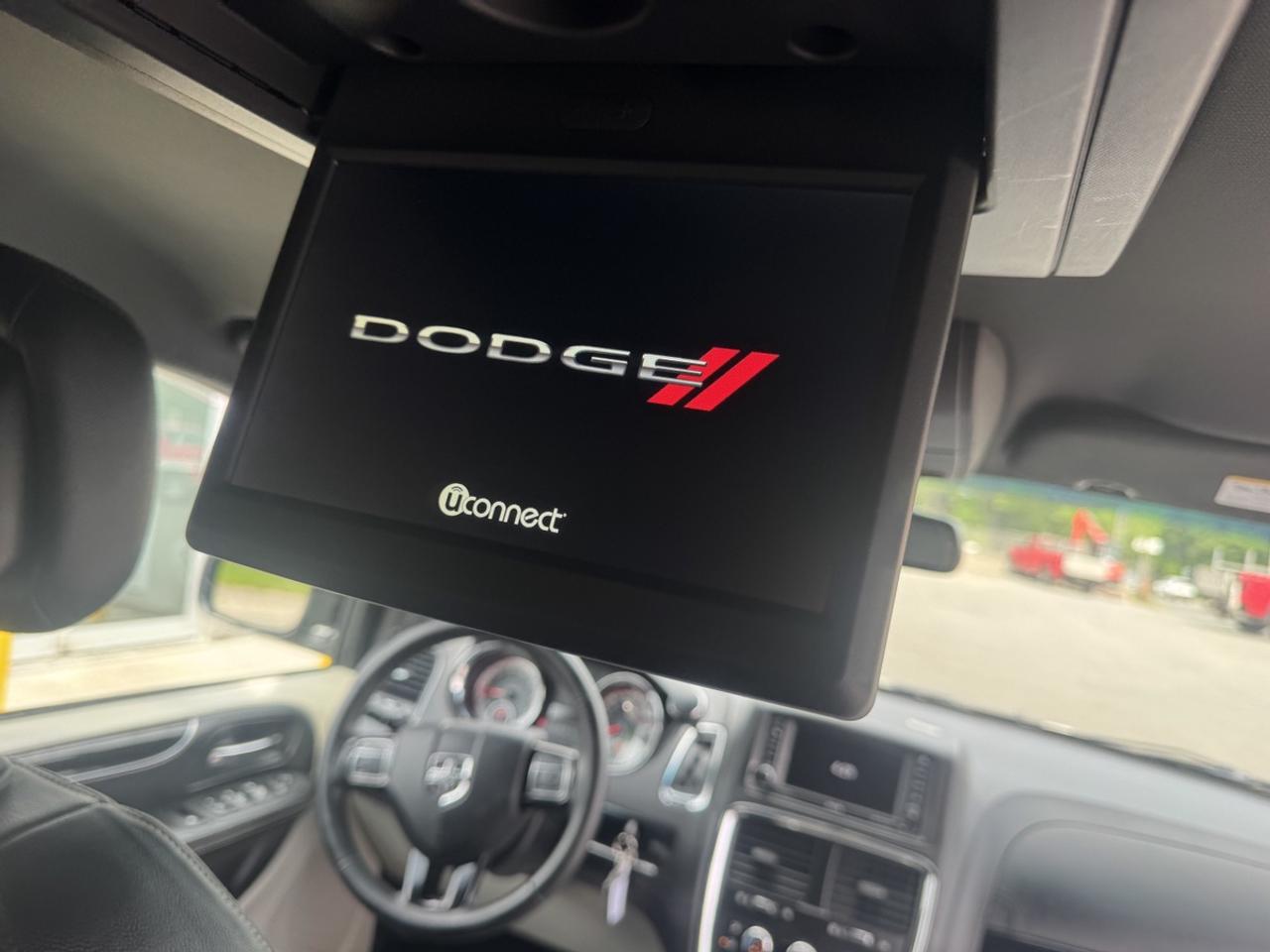 2017 Dodge Grand Caravan SXT Photo