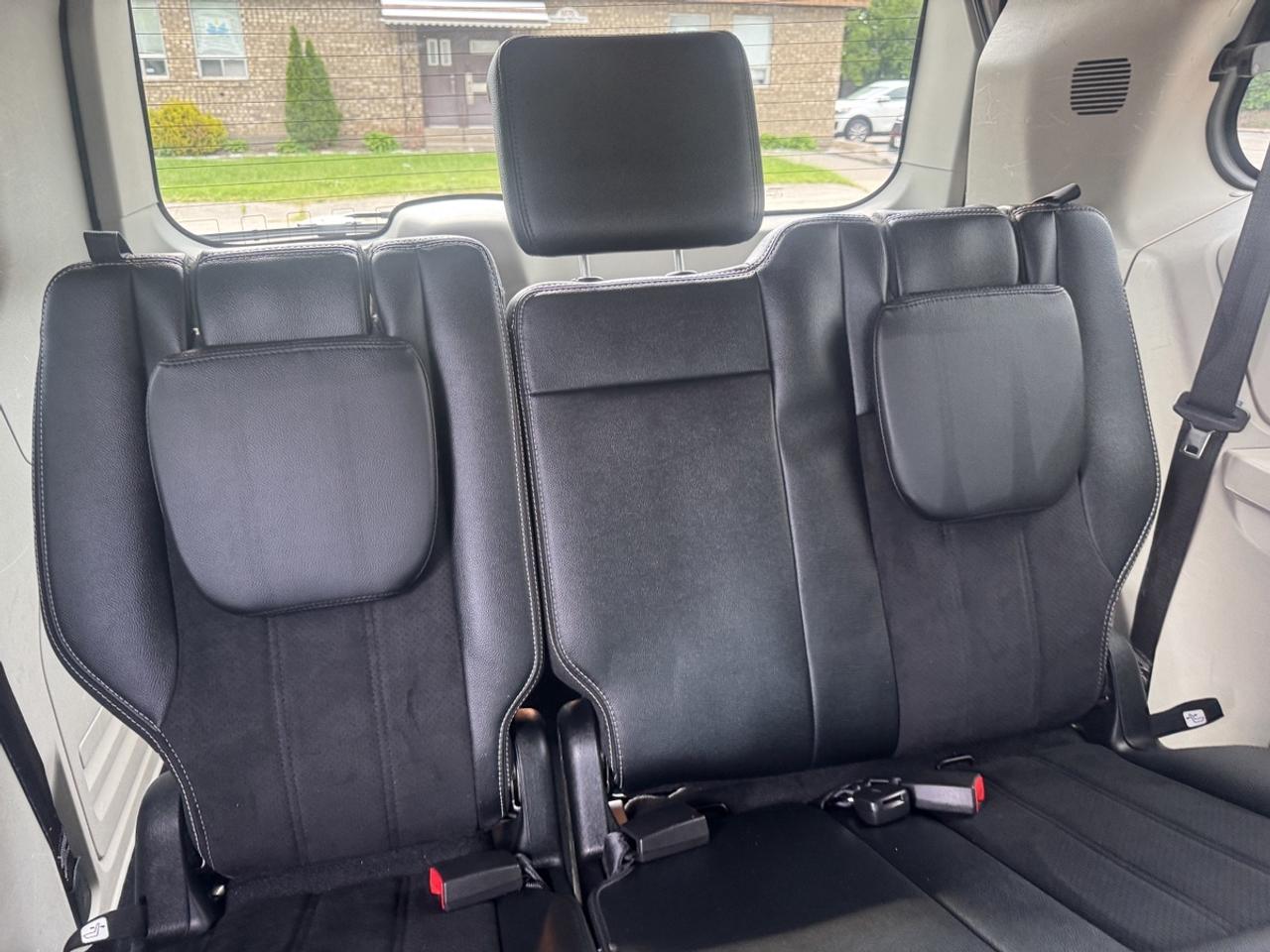 2017 Dodge Grand Caravan SXT Photo