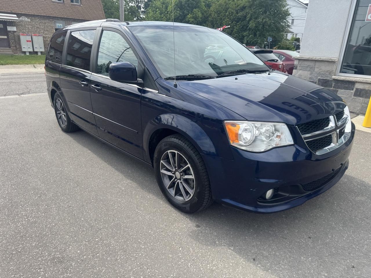2017 Dodge Grand Caravan SXT Photo