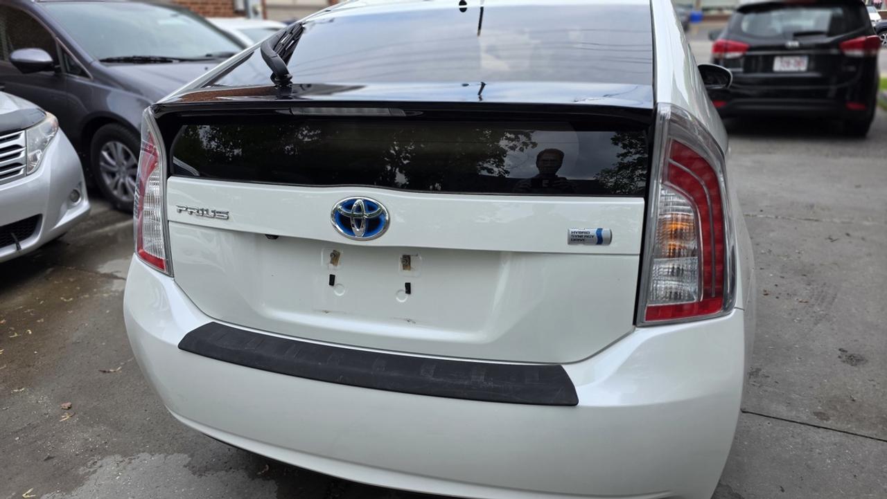 2015 Toyota Prius HB Photo