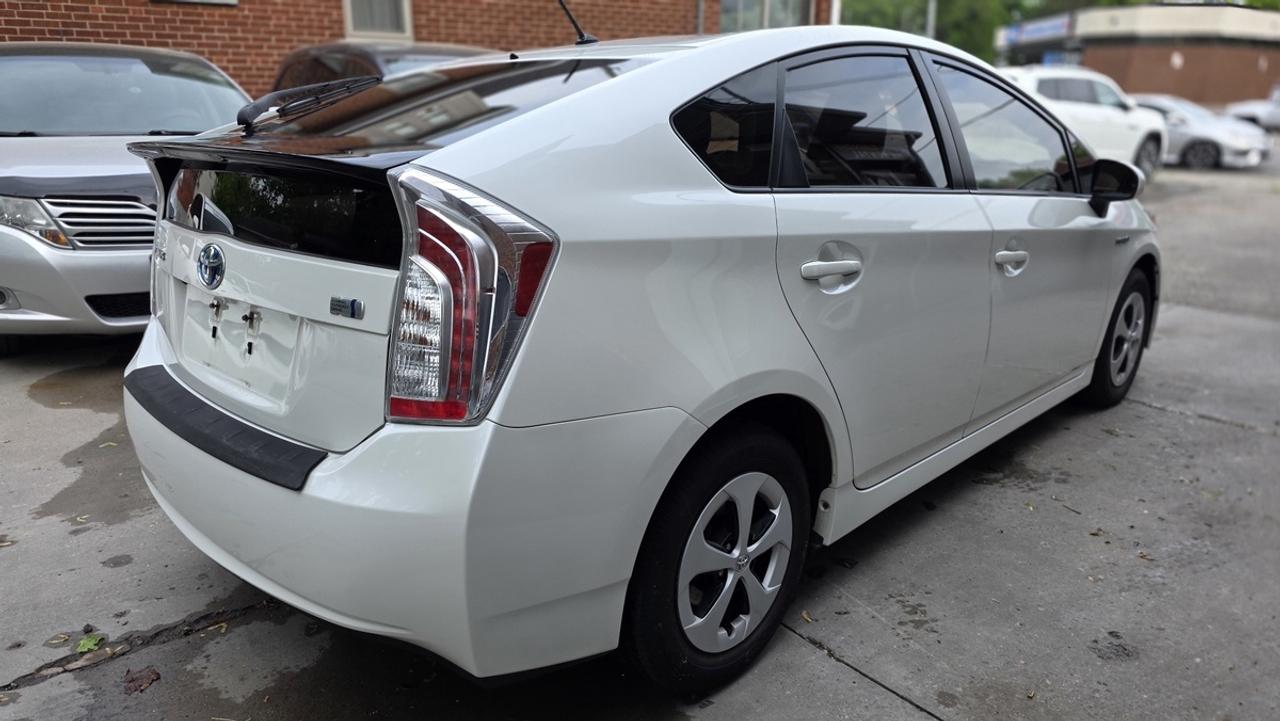 2015 Toyota Prius HB Photo