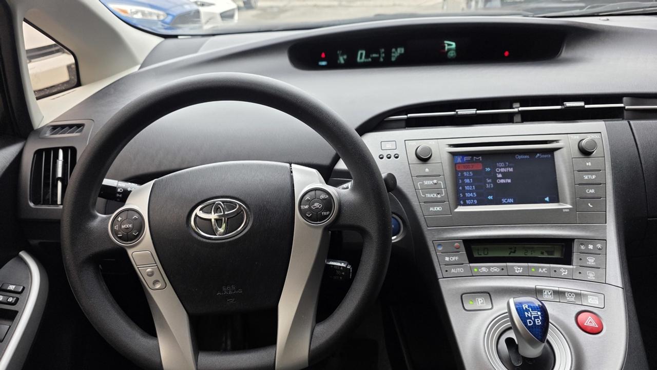 2015 Toyota Prius HB Photo