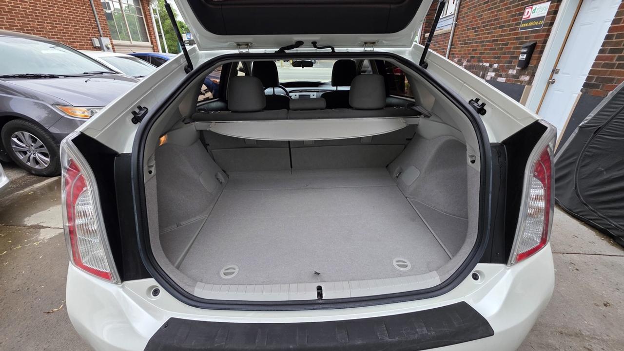 2015 Toyota Prius HB Photo
