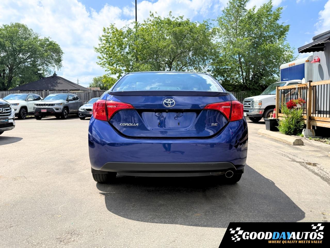 2018 Toyota Corolla SE FULLY LOADED REMOTE ENGINE START | CLEAN CARFAX Photo3