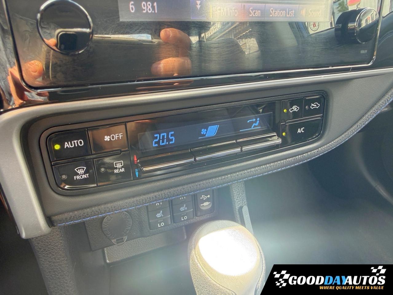 2018 Toyota Corolla SE FULLY LOADED REMOTE ENGINE START | CLEAN CARFAX Photo
