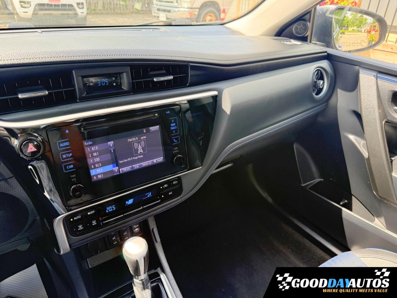 2018 Toyota Corolla SE FULLY LOADED REMOTE ENGINE START | CLEAN CARFAX Photo