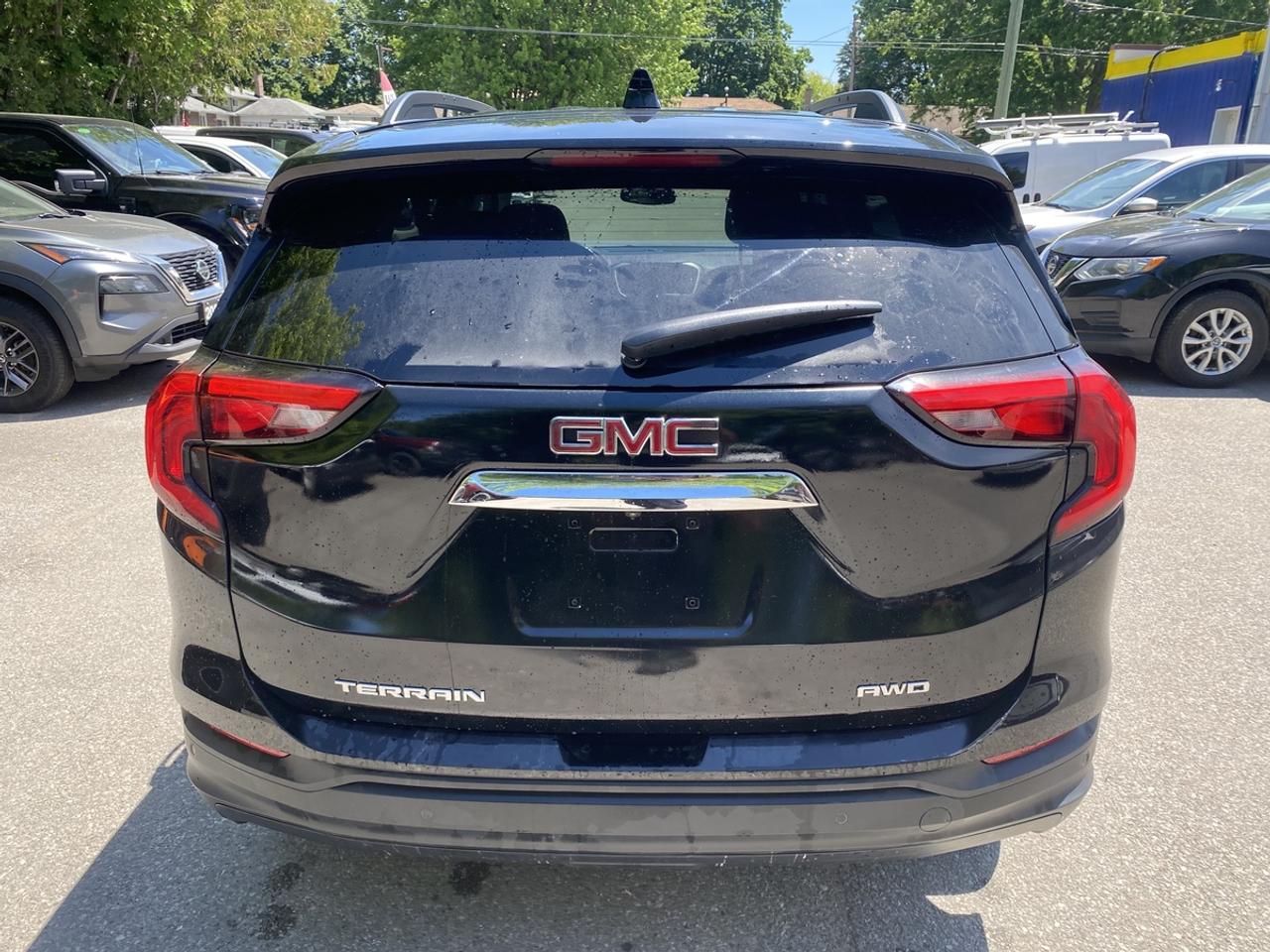 2021 GMC Terrain SLE AWD Photo4