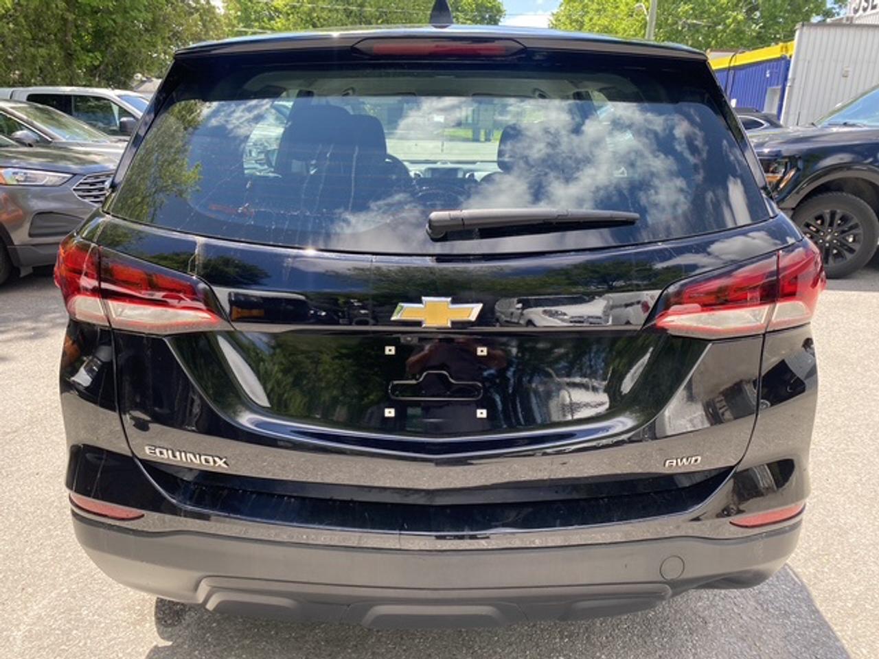 2023 Chevrolet Equinox LS AWD 4dr Photo