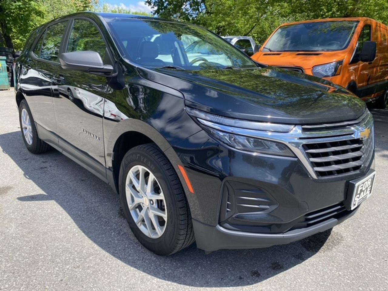 2023 Chevrolet Equinox LS AWD 4dr Photo