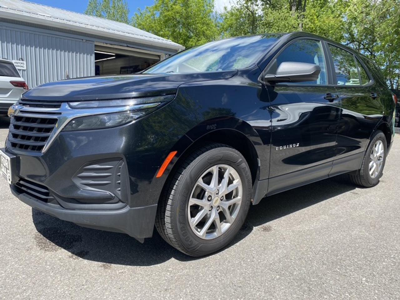 2023 Chevrolet Equinox LS AWD 4dr Photo