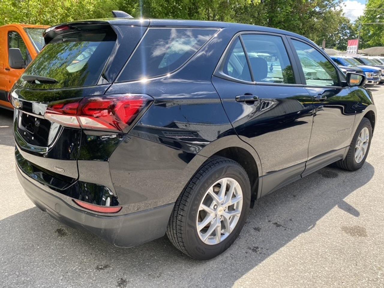 2023 Chevrolet Equinox LS AWD 4dr Photo