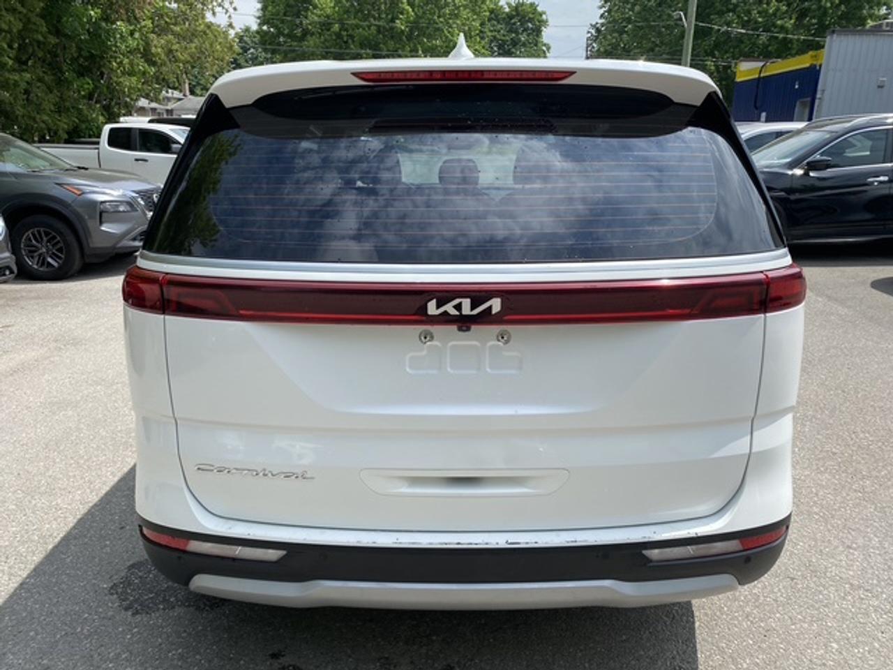 2022 Kia Carnival LX Photo