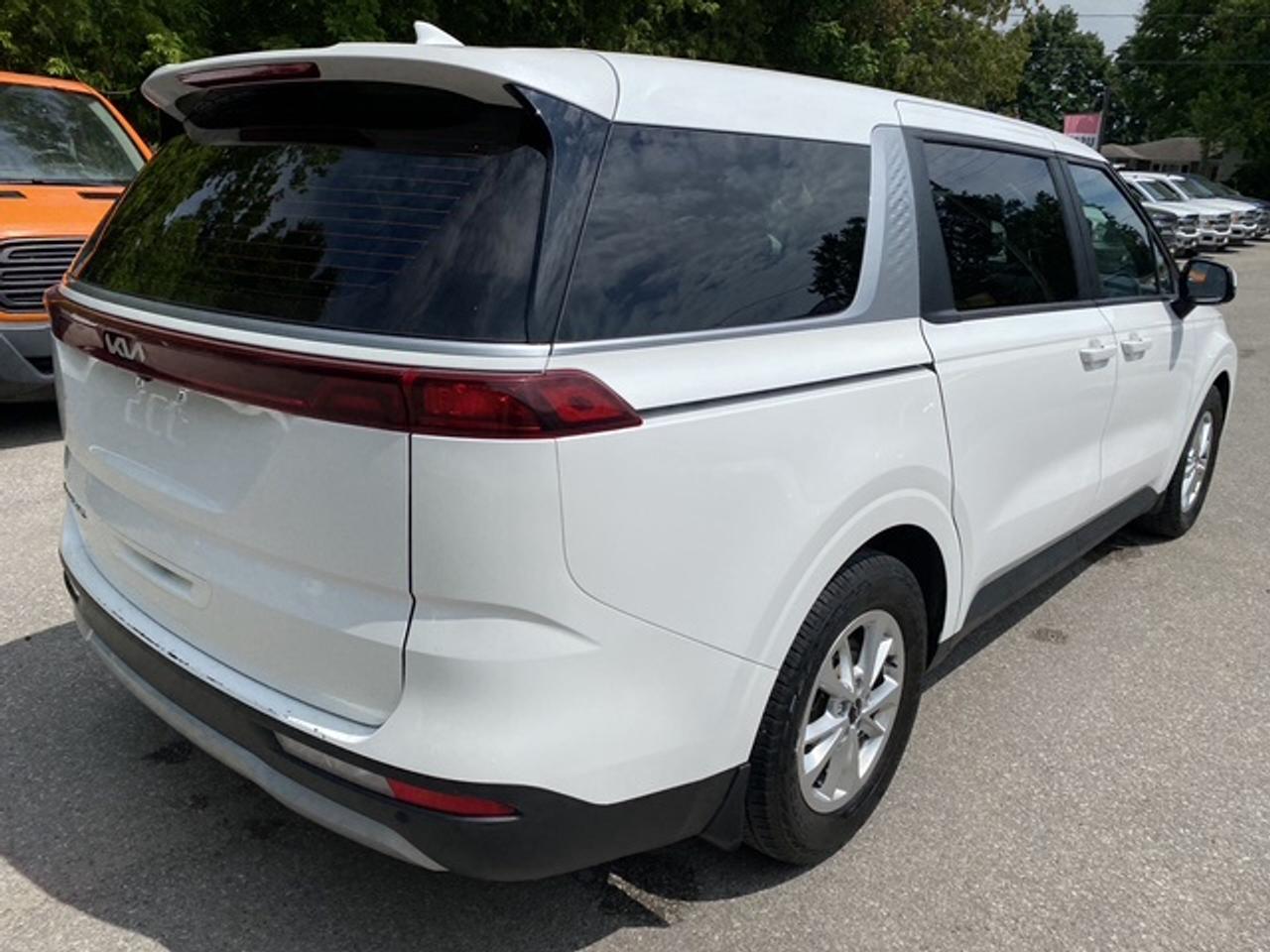 2022 Kia Carnival LX Photo