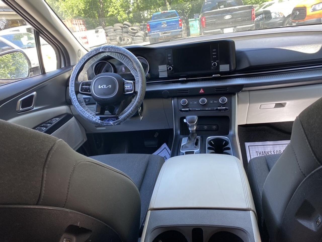 2022 Kia Carnival LX Photo