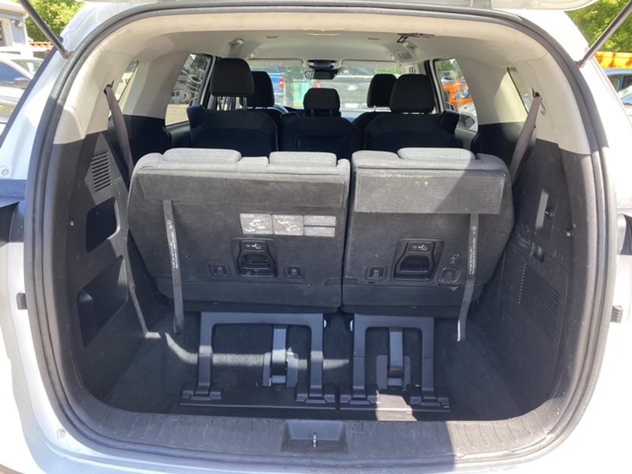 2022 Kia Carnival LX Photo