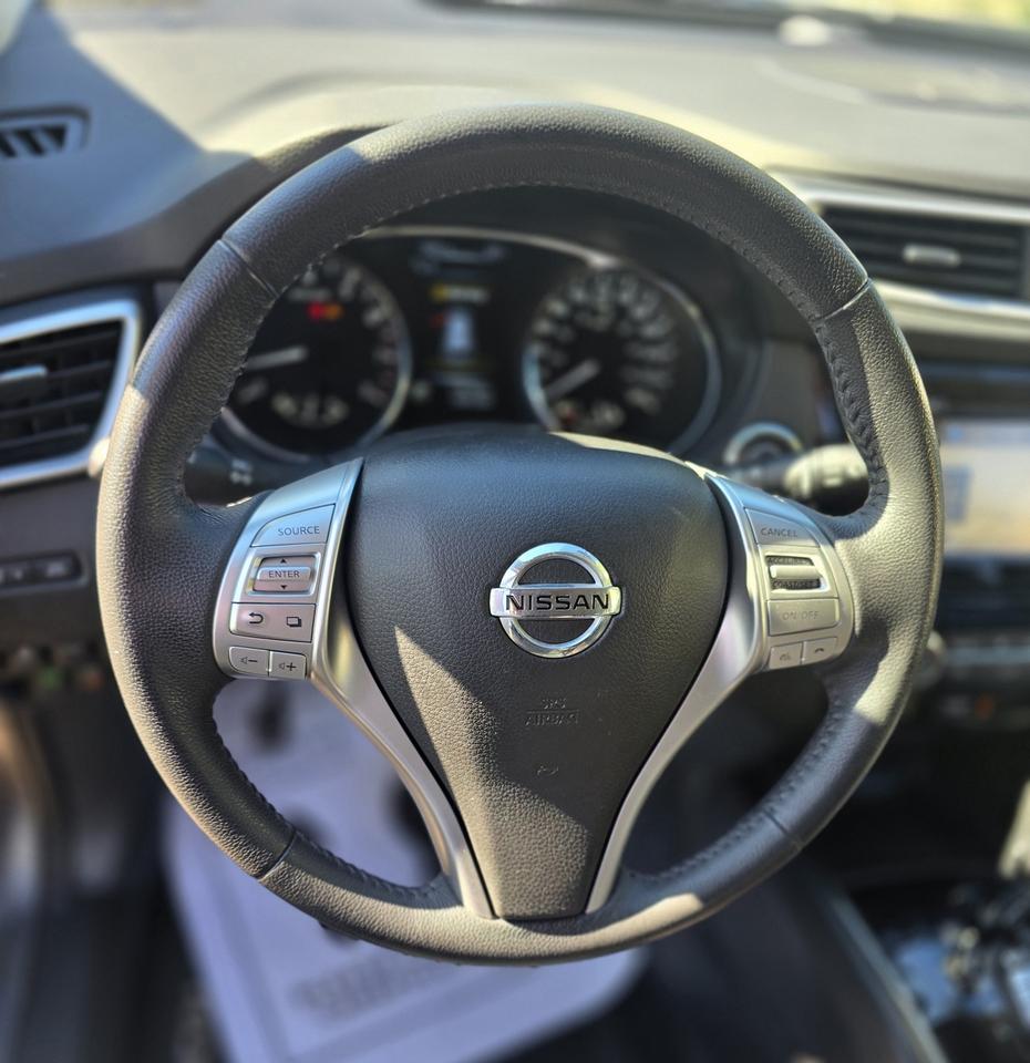 2015 Nissan Rogue SL Photo