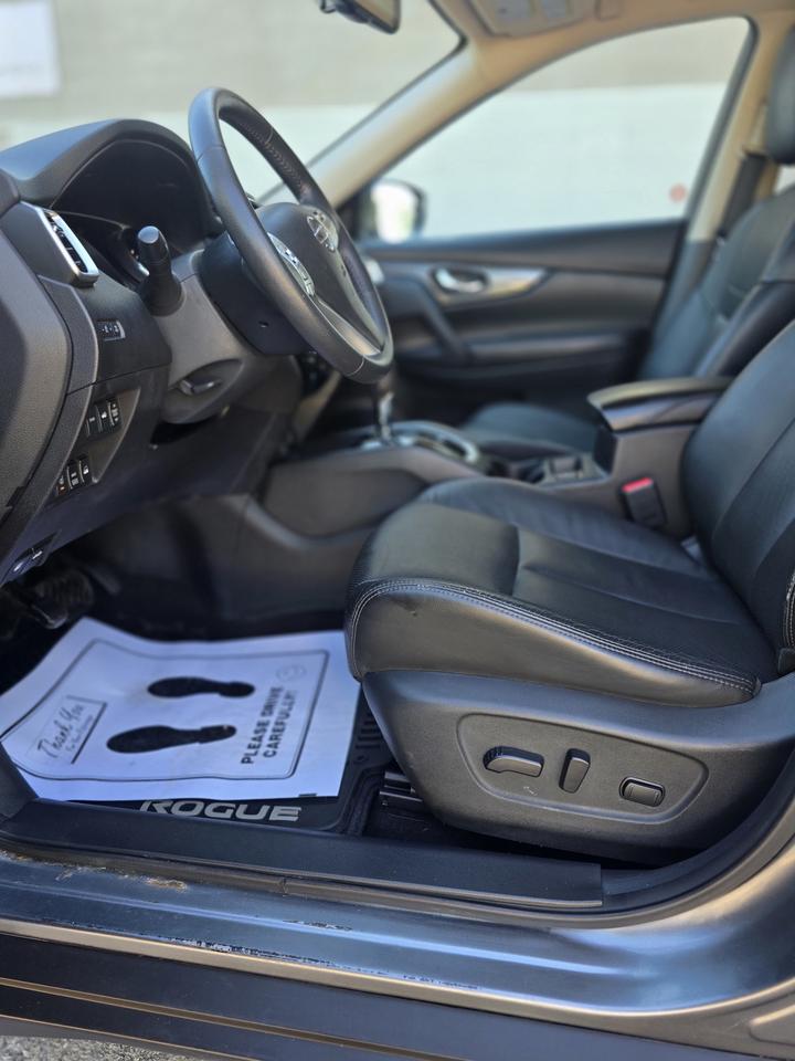 2015 Nissan Rogue SL Photo