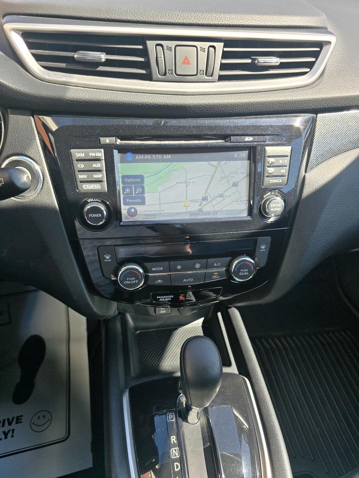 2015 Nissan Rogue SL Photo