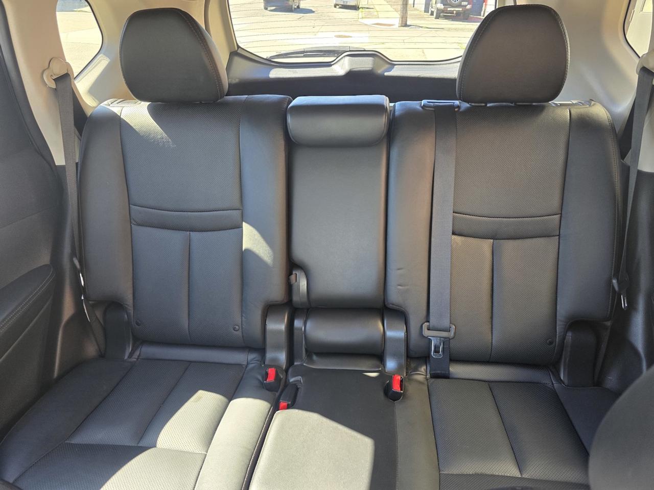 2015 Nissan Rogue SL Photo
