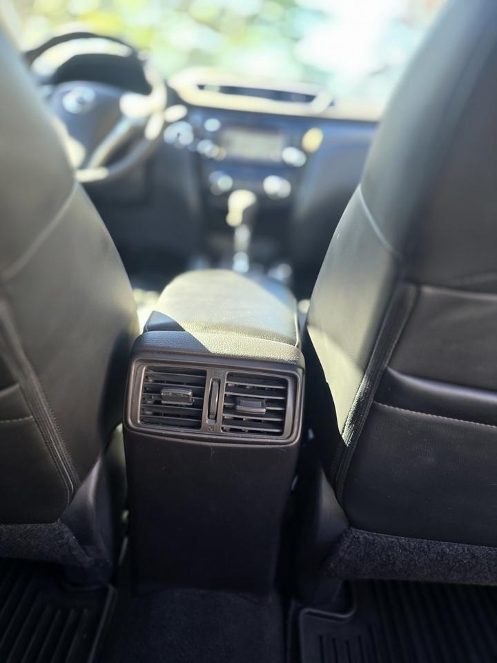 2015 Nissan Rogue SL Photo