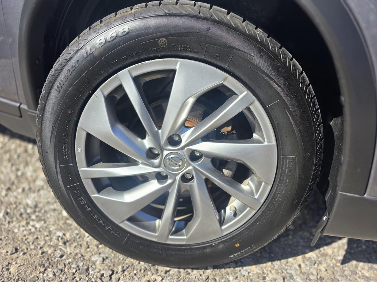2015 Nissan Rogue SL Photo