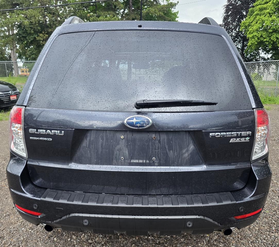2011 Subaru Forester PREMIUM Photo