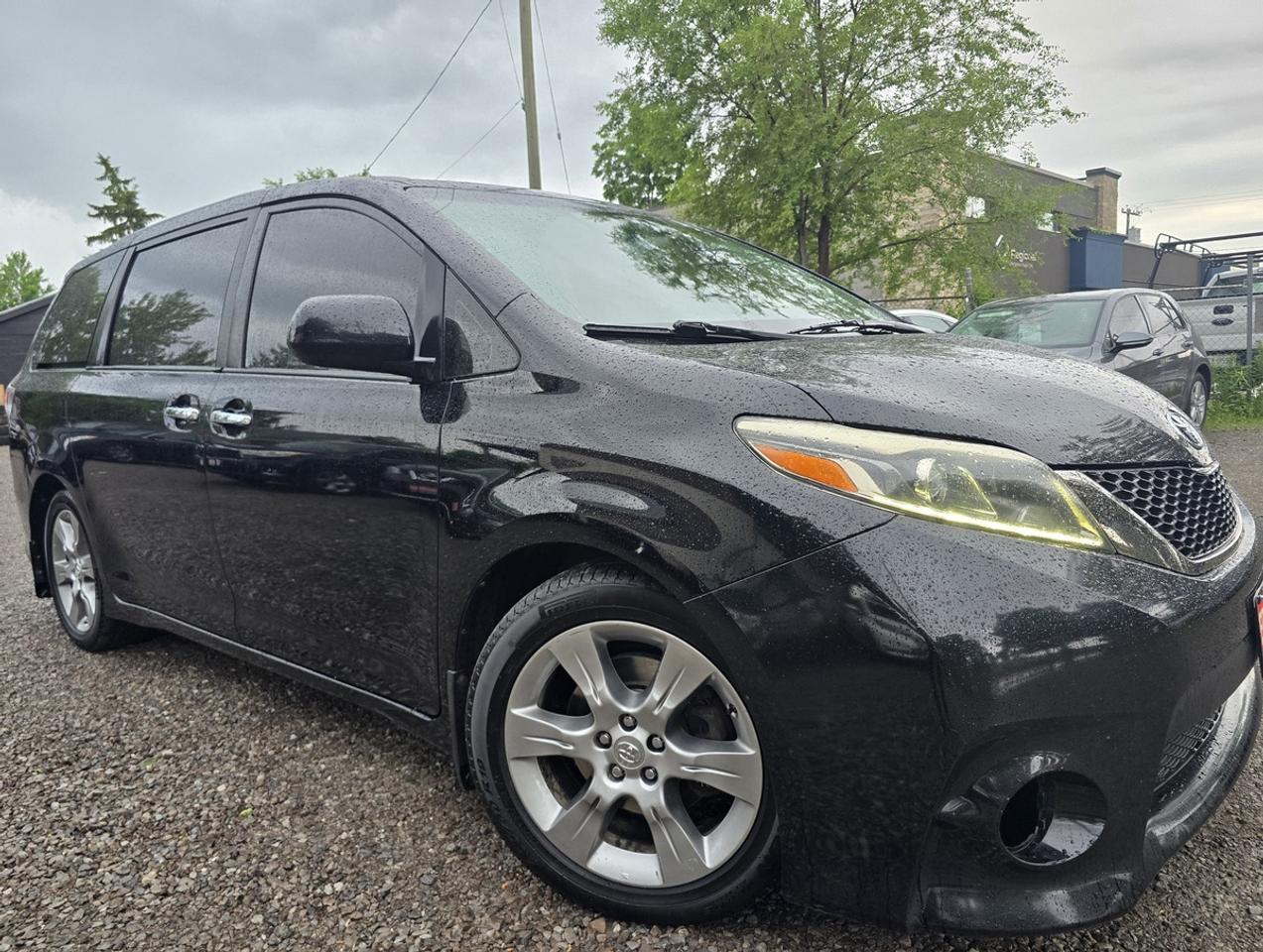 2017 Toyota Sienna SE Photo