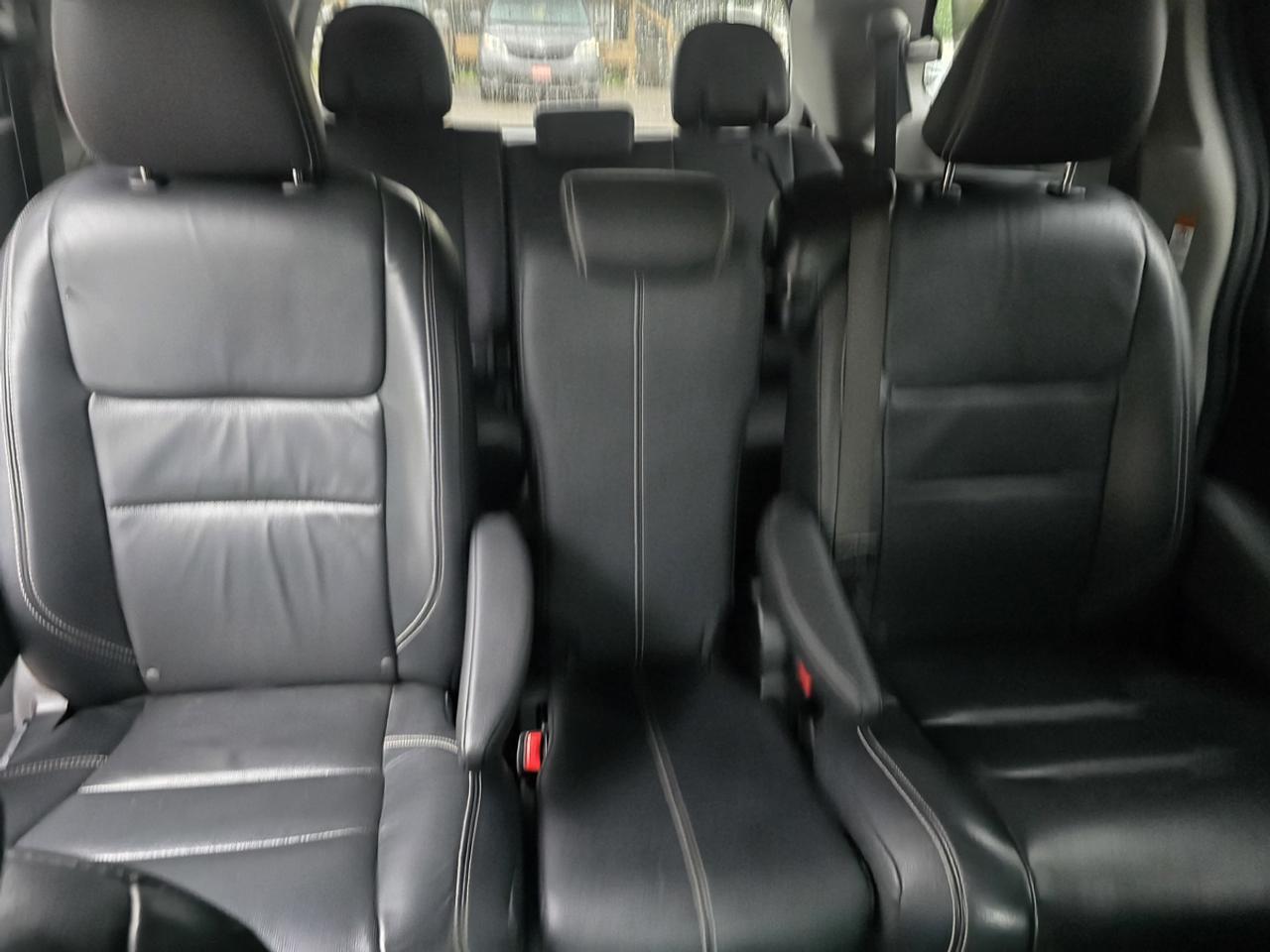2017 Toyota Sienna SE Photo