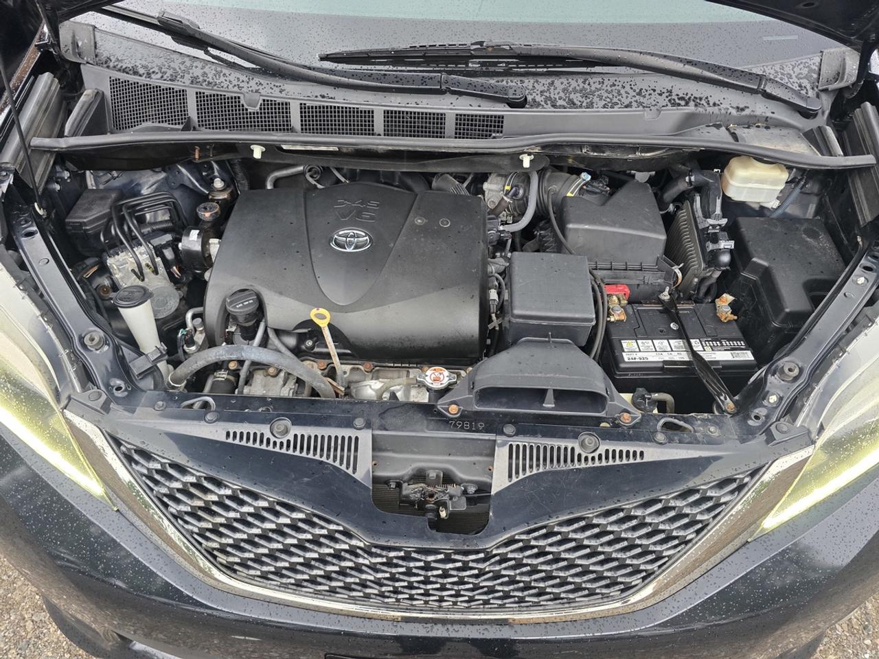 2017 Toyota Sienna SE Photo
