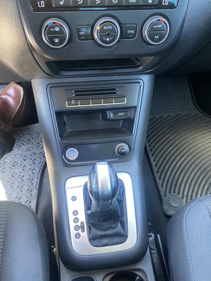 2016 Volkswagen Tiguan S Photo