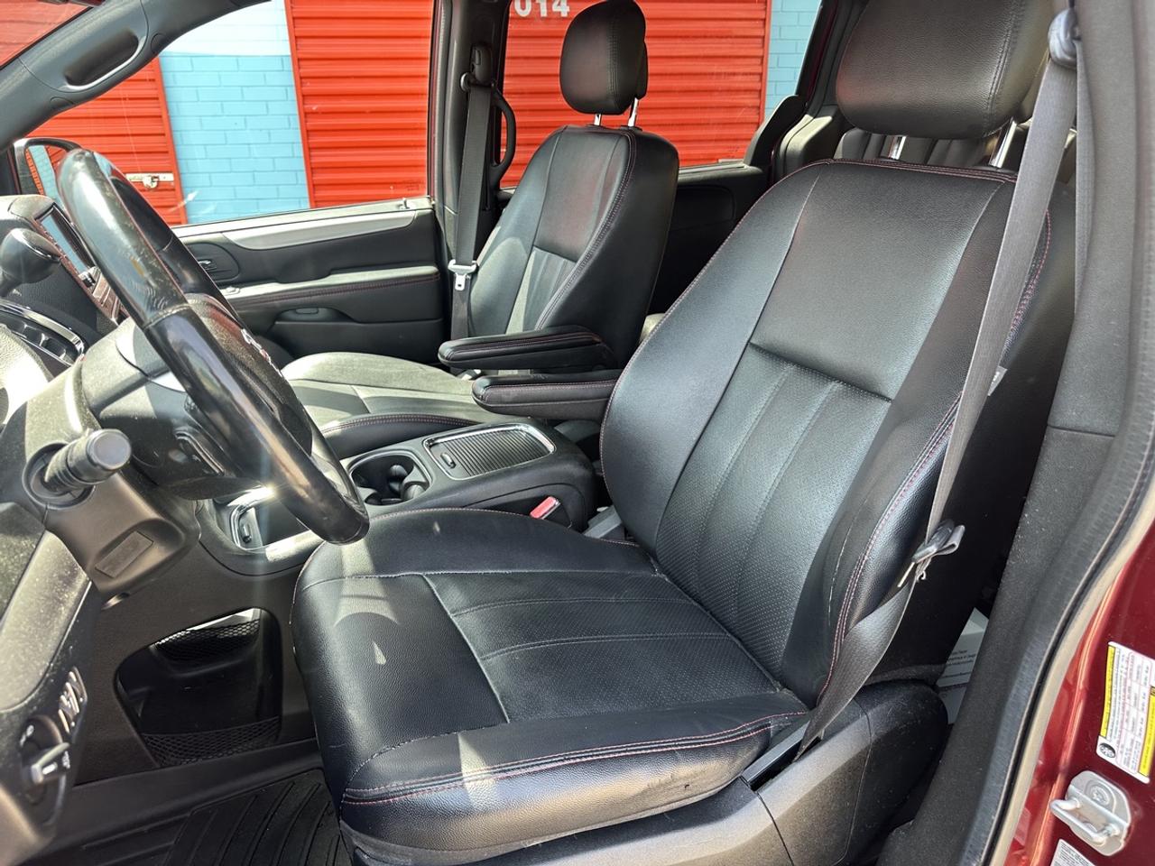 2017 Dodge Grand Caravan GT Photo