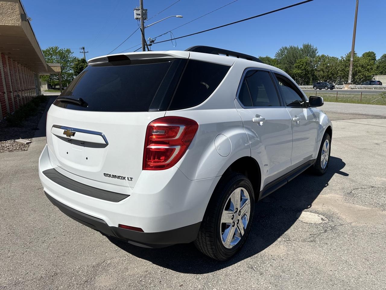 2016 Chevrolet Equinox LT Photo4