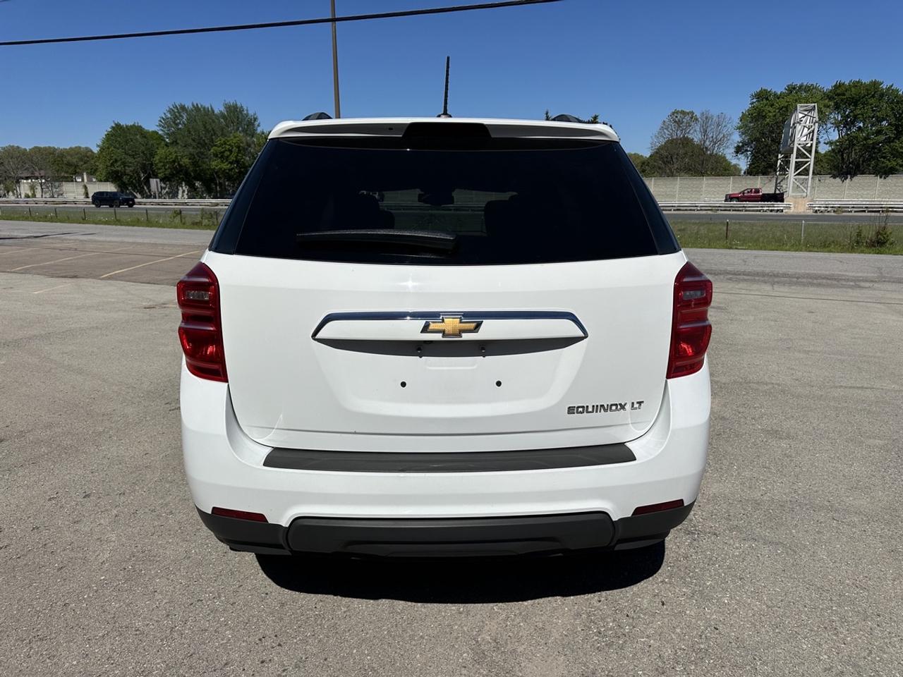 2016 Chevrolet Equinox LT Photo