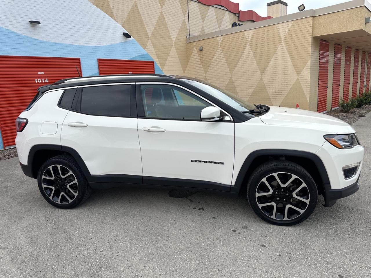 2017 Jeep Compass LIMITED Photo