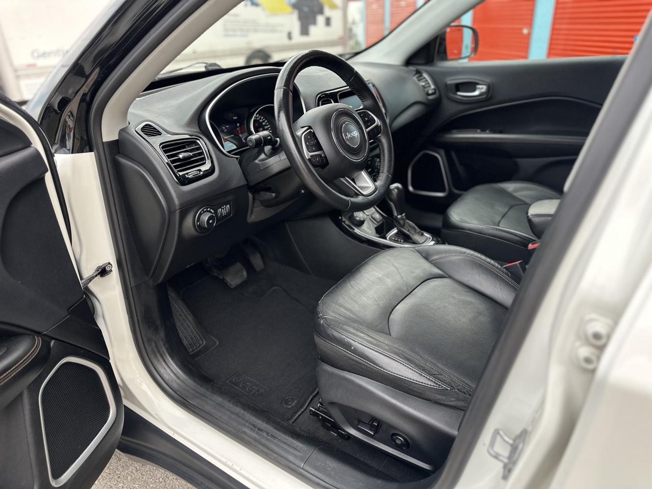 2017 Jeep Compass LIMITED Photo