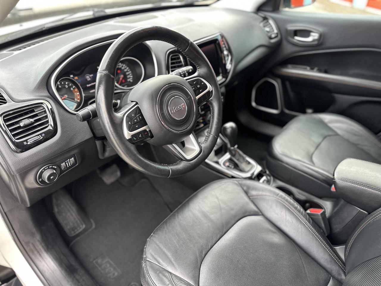2017 Jeep Compass LIMITED Photo